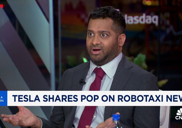 Tesla slashes price of its premium driver assistance option by half in U.S.