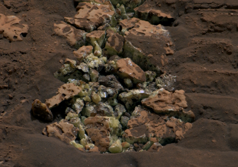 NASA’s Curiosity rover accidentally uncovered pure sulfur crystals on Mars