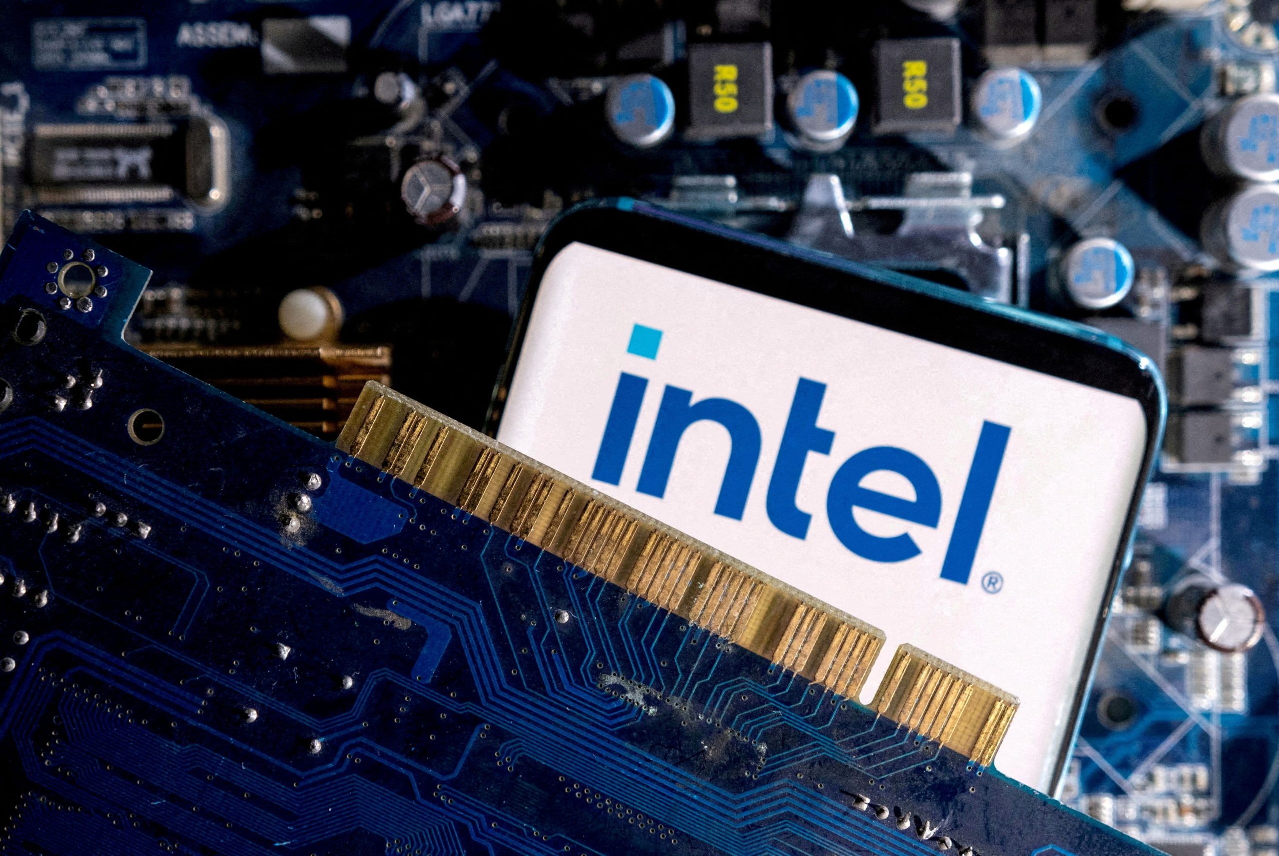 Intel pops 16% for best day since March 2020 on potential breakup