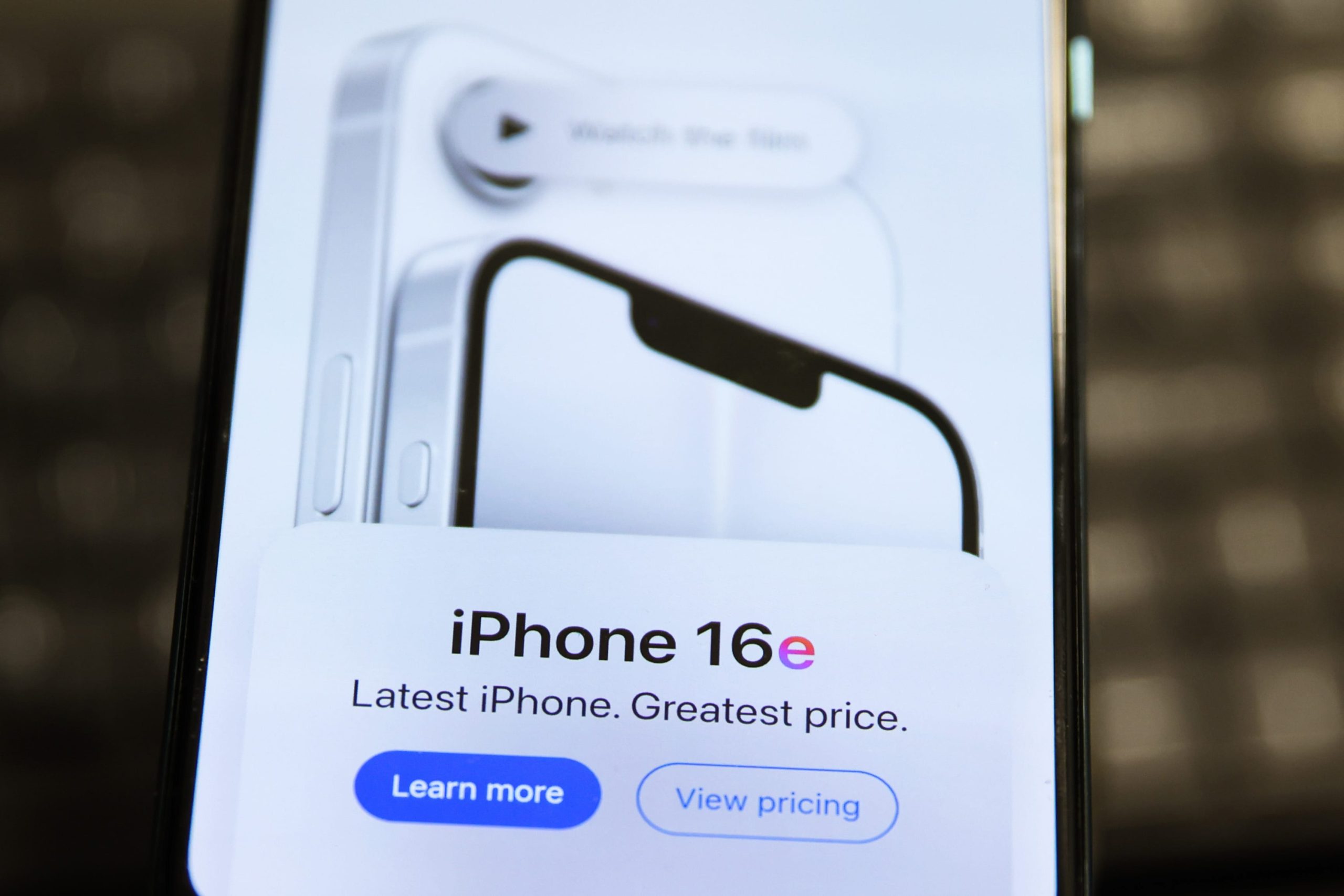 Qualcomm CEO says its new modem creates a 'huge delta' in performance versus Apple