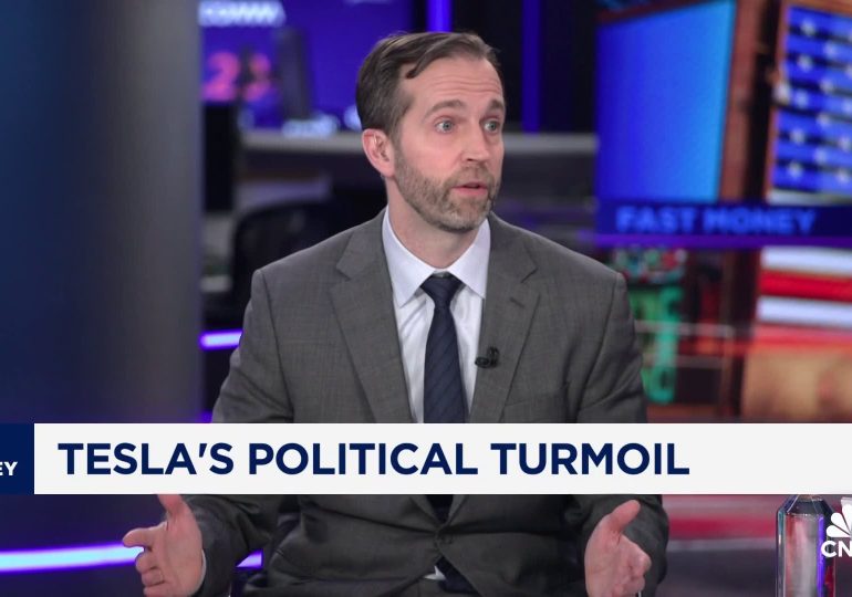 Tesla owners are trading in their EVs at record levels, Edmunds says