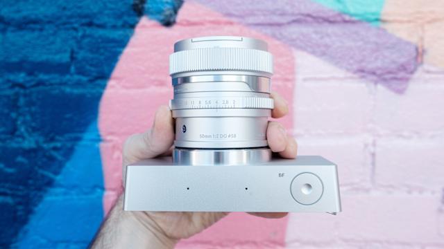 The Sigma BF does not have a hot shoe mount or viewfinder.