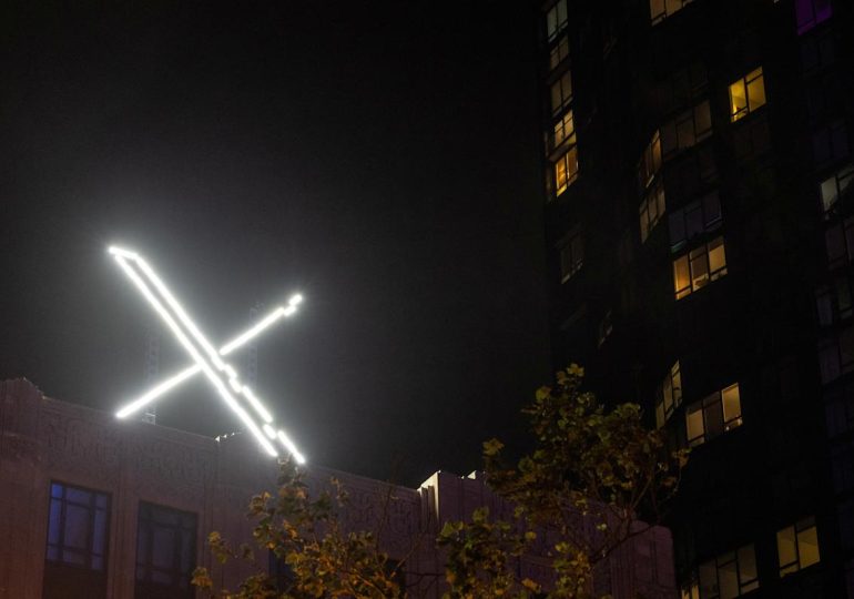 X is still experiencing problems after data center outage