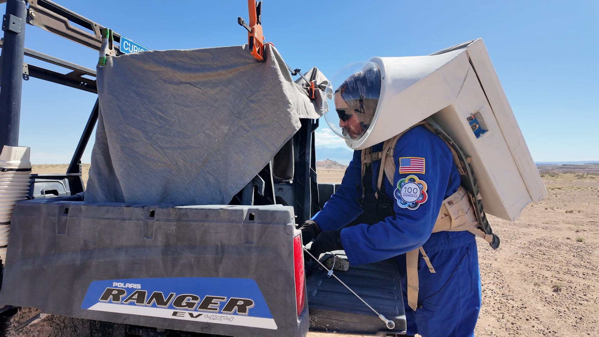 Volunteers experience life on Mars in the Utah desert