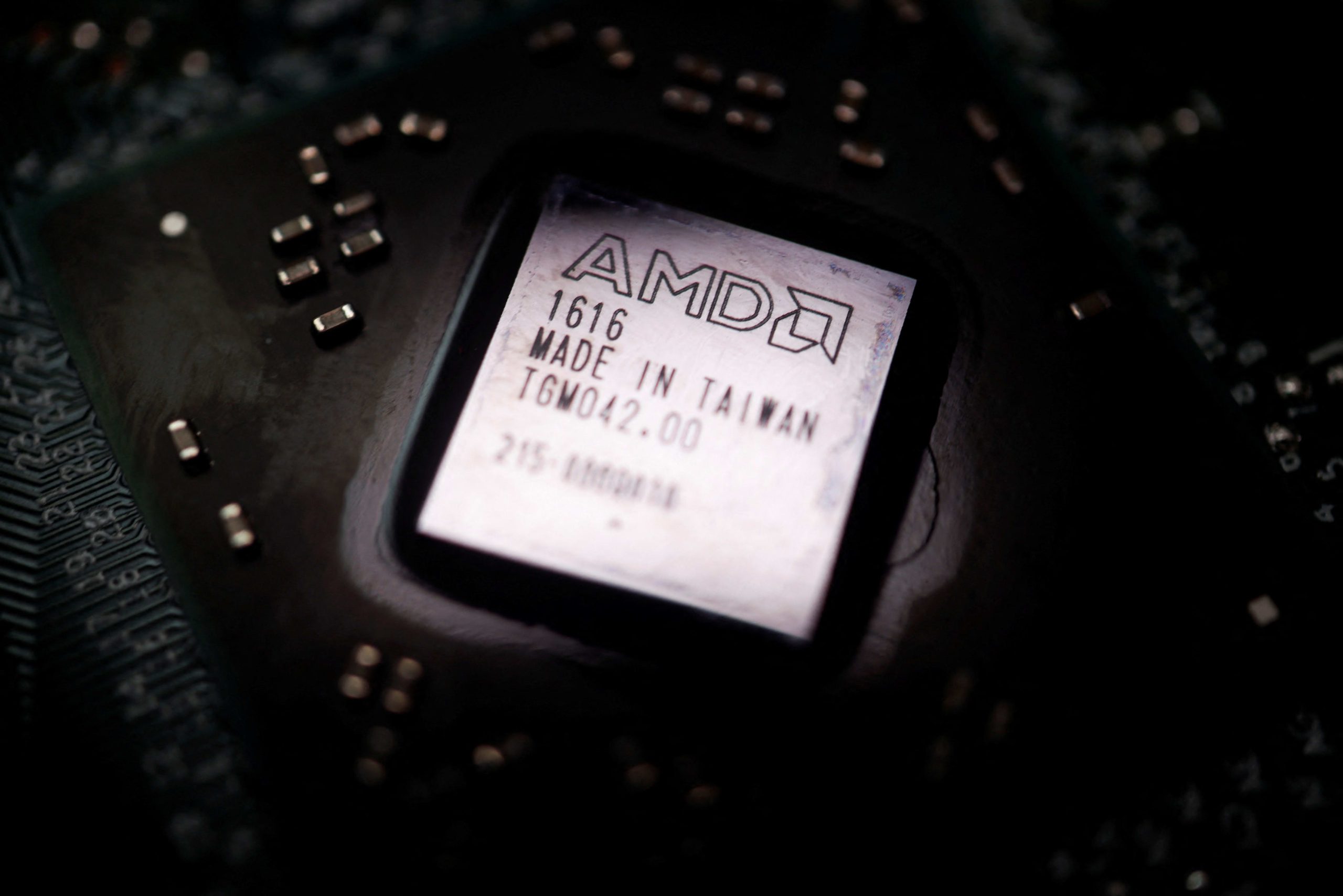 Nvidia and AMD to pay 15% of China chip sales revenues to the U.S. government, FT reports