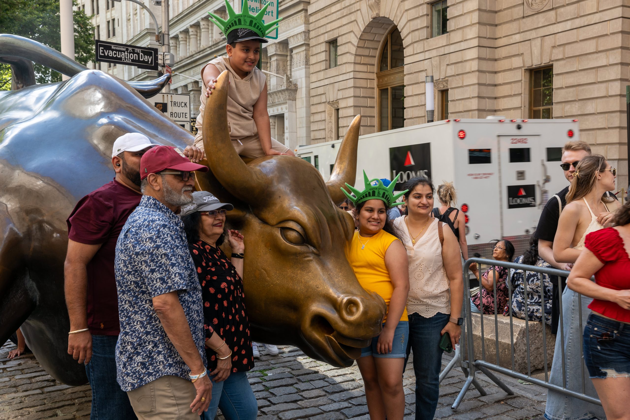 CNBC Daily Open: AI still under pressure — but some analysts see a year-end rally