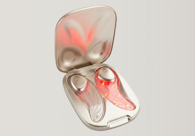 L'Oréal’s CES 2026 beauty devices include a skin-like flexible LED mask