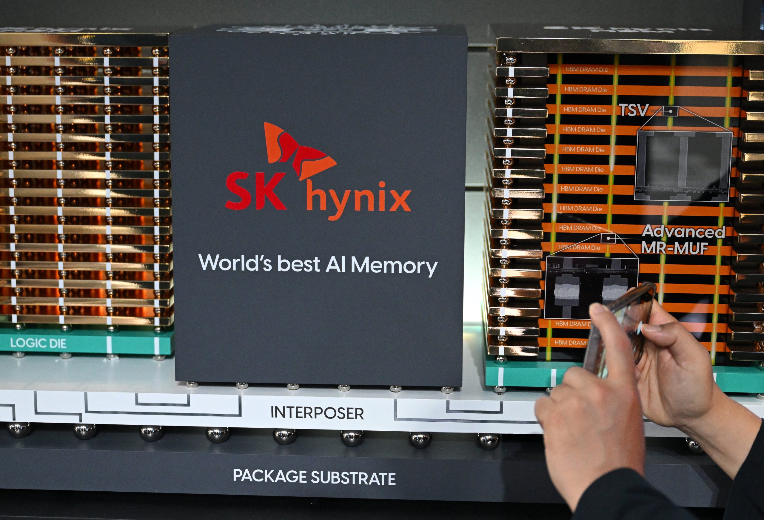SK Hynix to invest $13 billion in new plant amid memory chip shortage