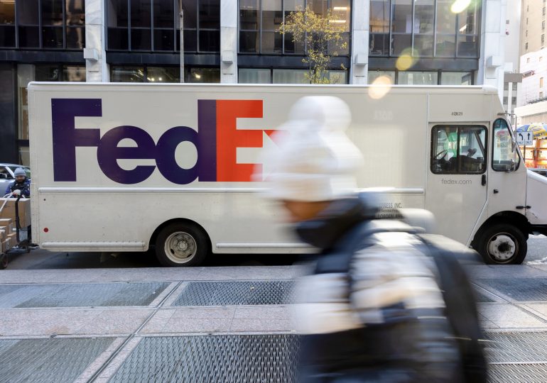 FedEx has started delivering 'promotion-ready' AI training to over 400,000 workers
