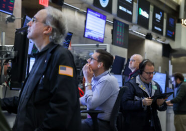 Wall Street's rough month, Powell's inflation outlook, GLP-1 subscription and more in Morning Squawk