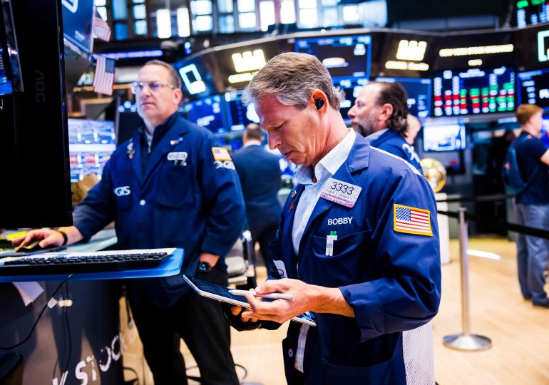 The AI trade cooled and oil sank. A closer look at Wall Street's volatile week