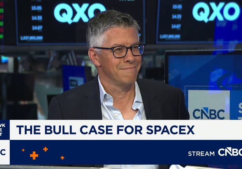 SpaceX stock closes below debut price at $148 in two-day slide after Nasdaq-100 inclusion