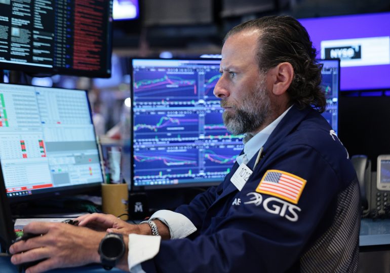 The volatile AI trade marched higher, but oil kept Wall Street on edge last week